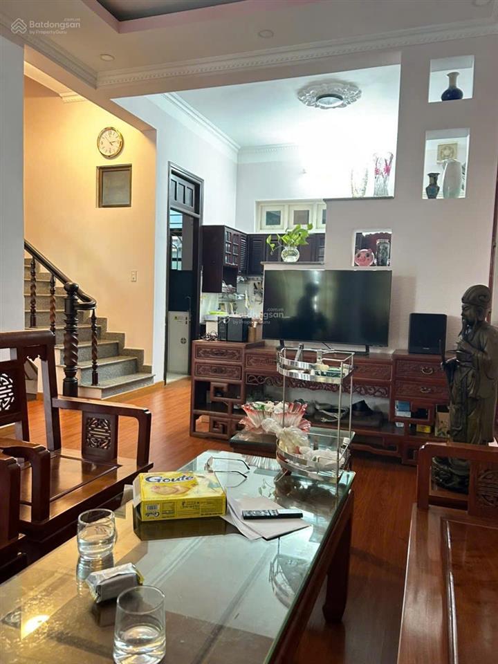 Bán nhà 3 tầng đường phó đức chính, vĩnh hòa, cách biển 300m, nha trang, khánh hòa