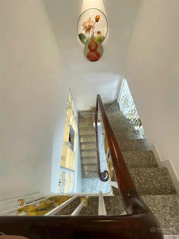 Đườngtân quý,tân phú.nhà mặt tiền,179m2,đúc 3 tầng,chỉ 12ty nhỉnh