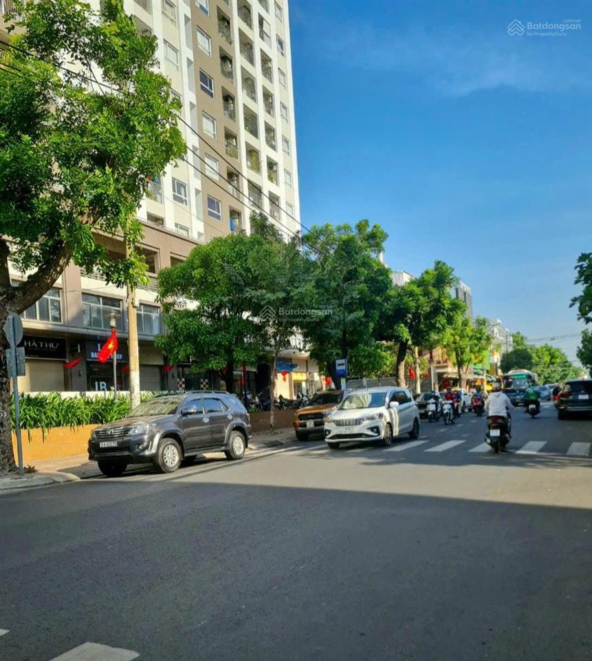 Nhà mặt tiền chính chủ, cạnh lũy bán bích, dt155m2, ngang gần 9m, chỉ 20 tỷ+