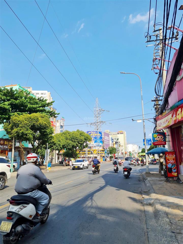 Hót ! cạnh âu cơ  lạc long quân, nhà mặt tiền,dt172m2, chỉ có 13 tỷ hơn