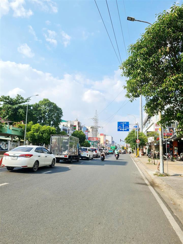 Hót ! cạnh âu cơ  lạc long quân, nhà mặt tiền,dt172m2, chỉ có 13 tỷ hơn