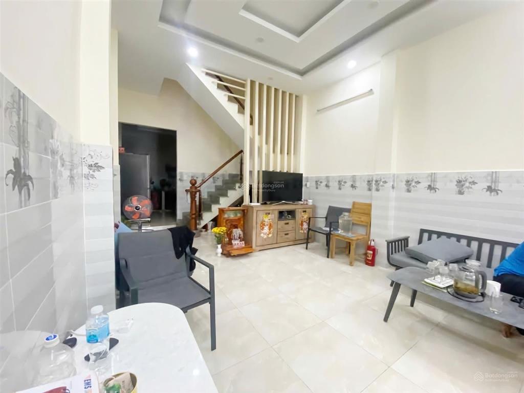 Gần ủy ban phú thọ hòa,tân phú. nhà 2 tầng đẹp 52m2, hxh thông. chỉ 5xty