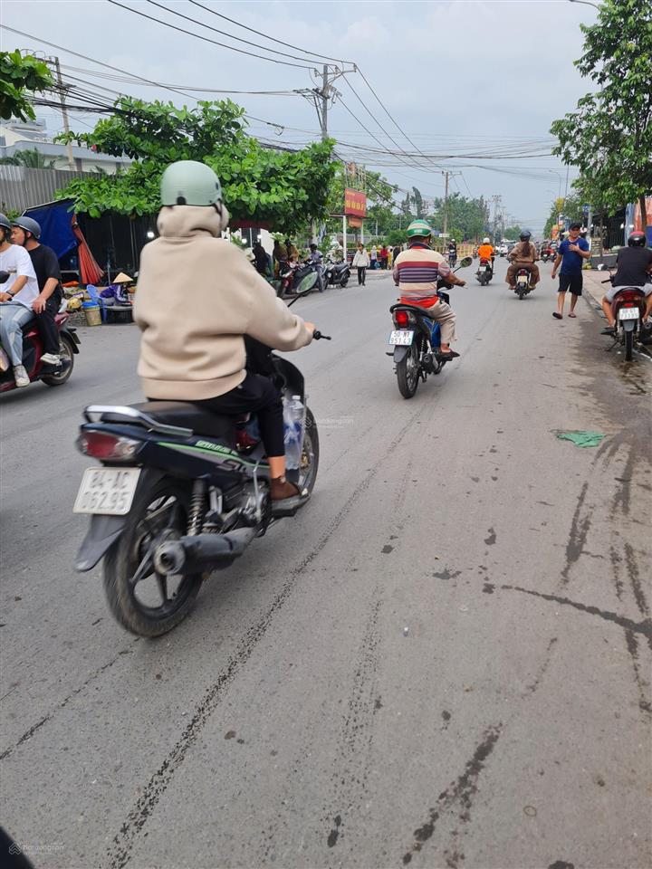 Đầu tư sinh lợi cao, có thu nhập lớn hàng tháng.bán 79 căn trọ,trên dt đất 1200m2 thổ cư,11ty nhỉnh