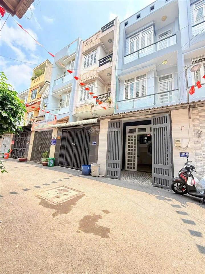 Nhà đẹp thạnh lộc 17, p. thạnh lộc, q12, tp.hcm, 60m2, vị trí đẹp, ô tô tận nhà, gần truờng 5,8tỷ