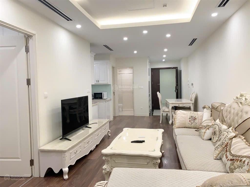 Chính chủ chuyển công tác bán gấp 2 ngủ 70m full đồ imperia nguyễn huy tưởng giá nhỉnh 8 tỷ