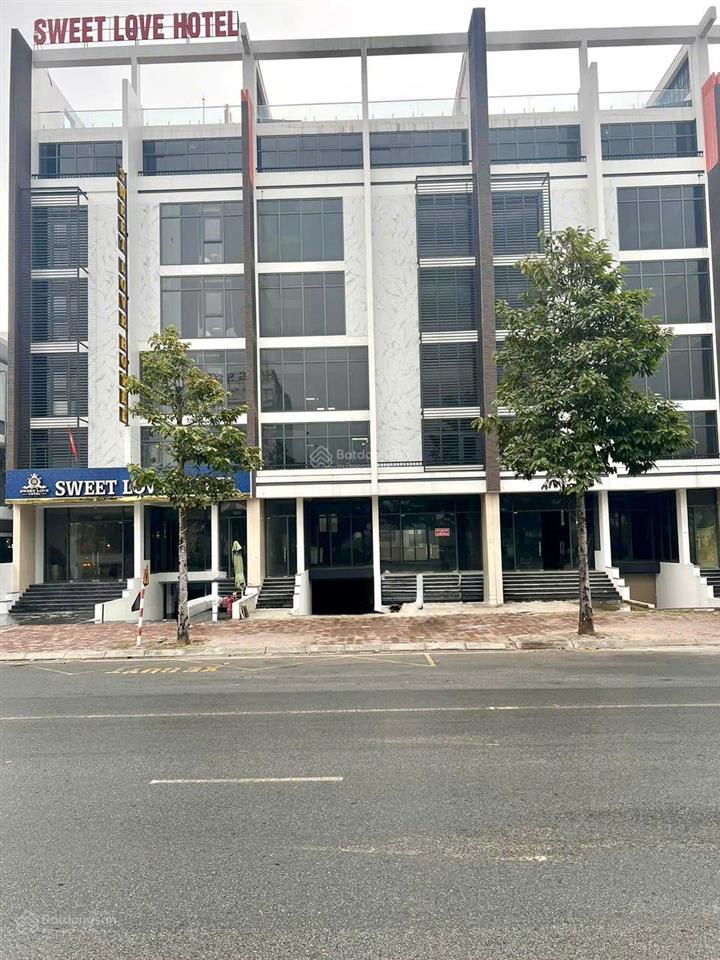 Cho thuê tầng 1 liền kề shophouse b1.1 mặt đường trục chính 60m khu đô thị thanh hà