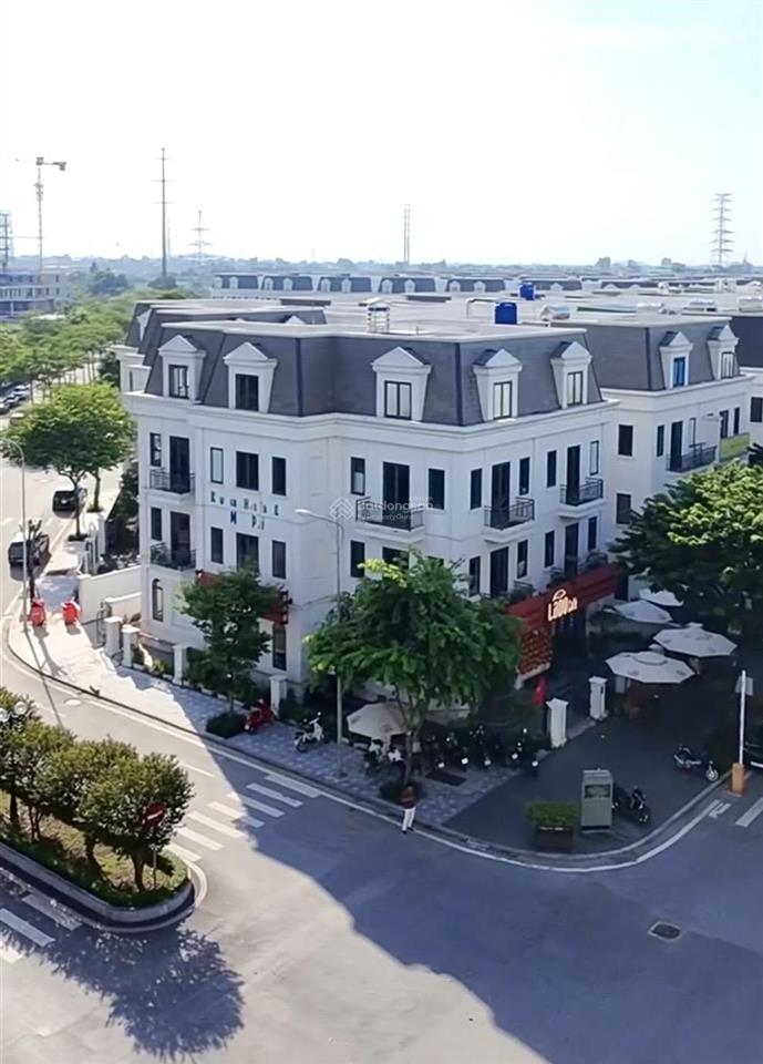 Căn biệt thự song lập 372 m2 sử dụng, giá chỉ 30,8 tỷ trực tiếp cđt