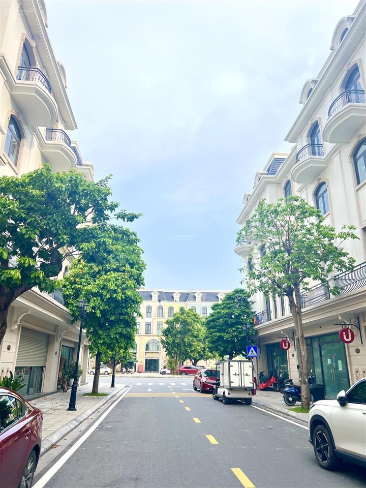 Bán liền kề trung tâm kinh đô vin2, 108m2 xẻ khe, mặt tiền 9m, giá chỉ 13,4 tỷ trước voucher 10%