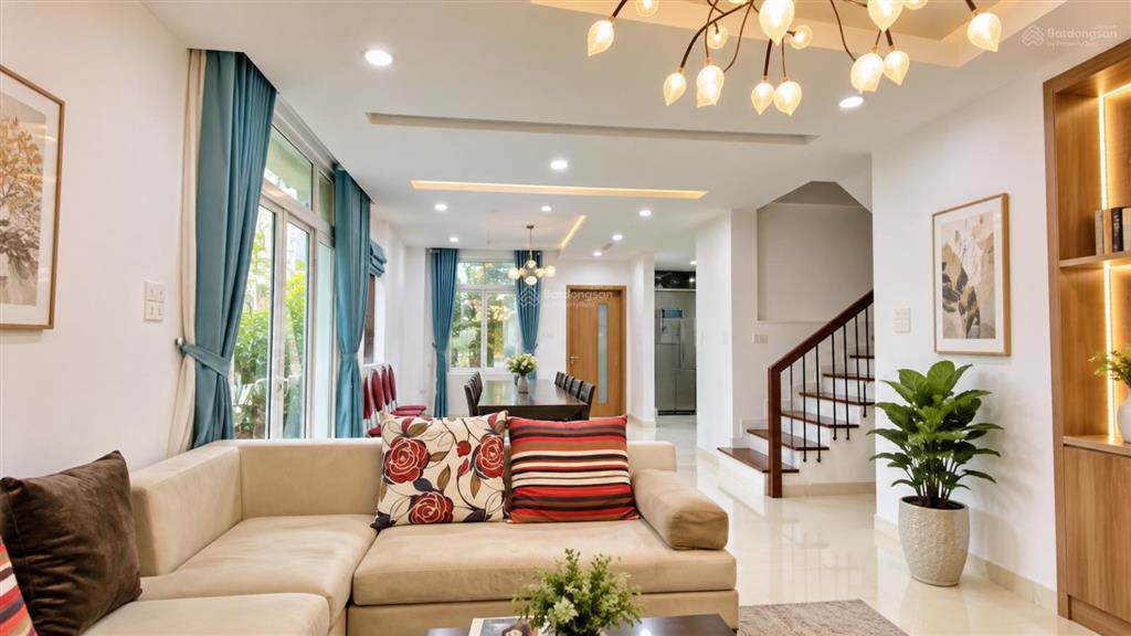 Bán song lập vườn mai ecopark 162m2 full đồ, sổ đỏ, gần clubhouse, giá chỉ 2x tỷ, giá tốt