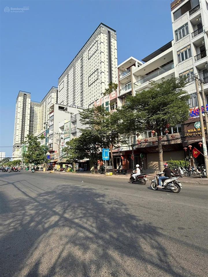 Bán nhà ngay mặt tiền đường cao lỗ, q8, sát bên aeon q8