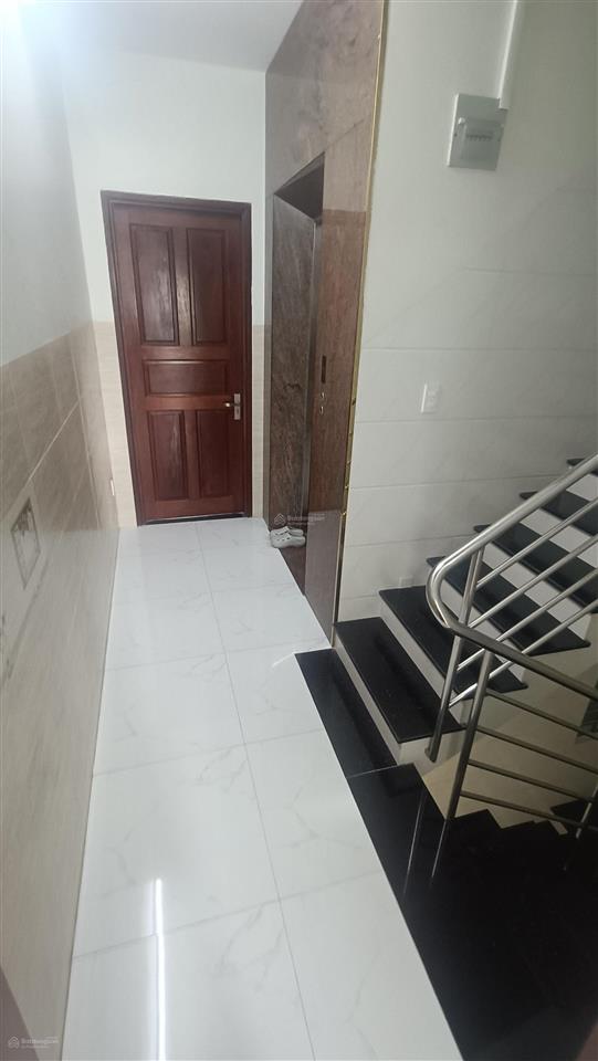 Mình có máy chdv view đẹp lắm, đối diện ngay sân golf, tennis, gần trường, 1,2,3, chợ sơn kỳ, aeon