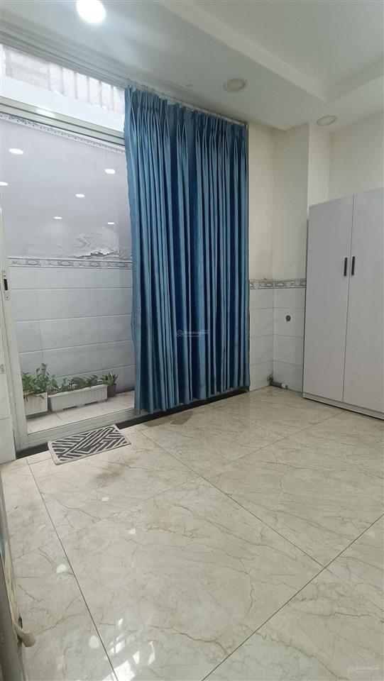 Mình có máy chdv view đẹp lắm, đối diện ngay sân golf, tennis, gần trường, 1,2,3, chợ sơn kỳ, aeon
