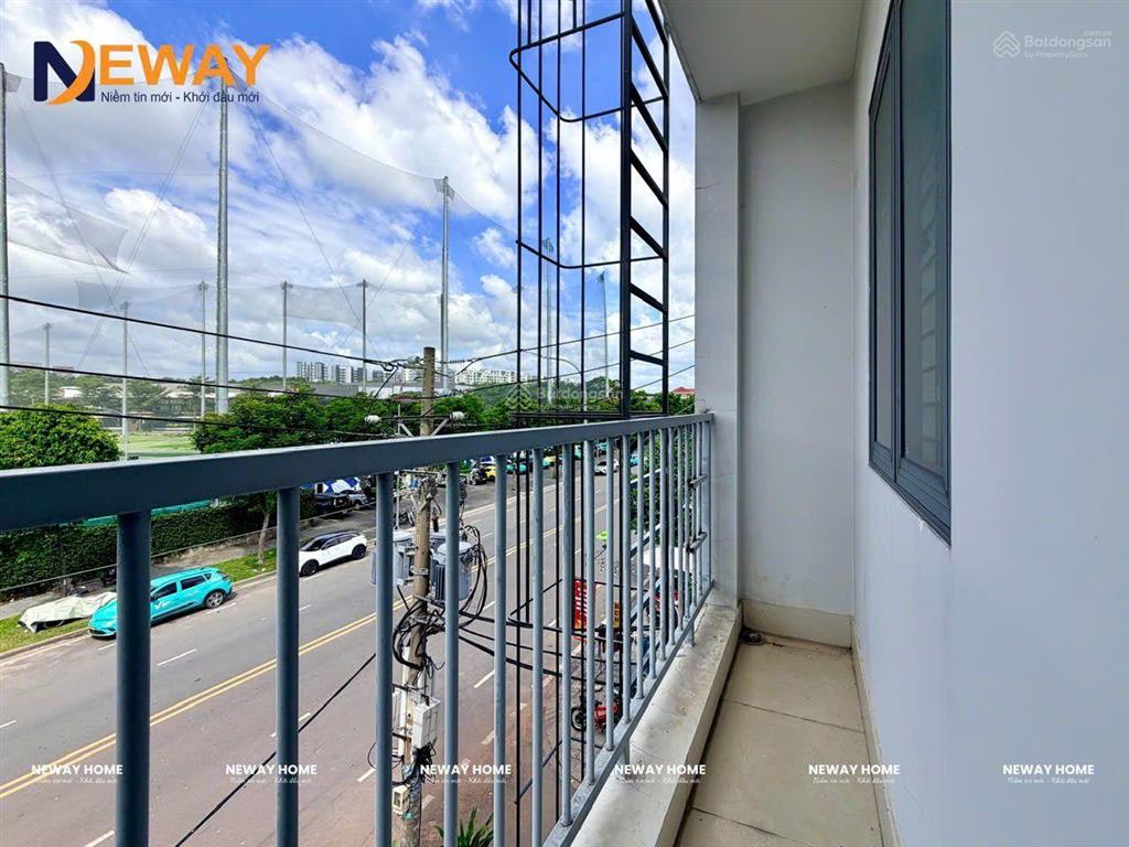 Mình có máy chdv view đẹp lắm, đối diện ngay sân golf, tennis, gần trường, 1,2,3, chợ sơn kỳ, aeon