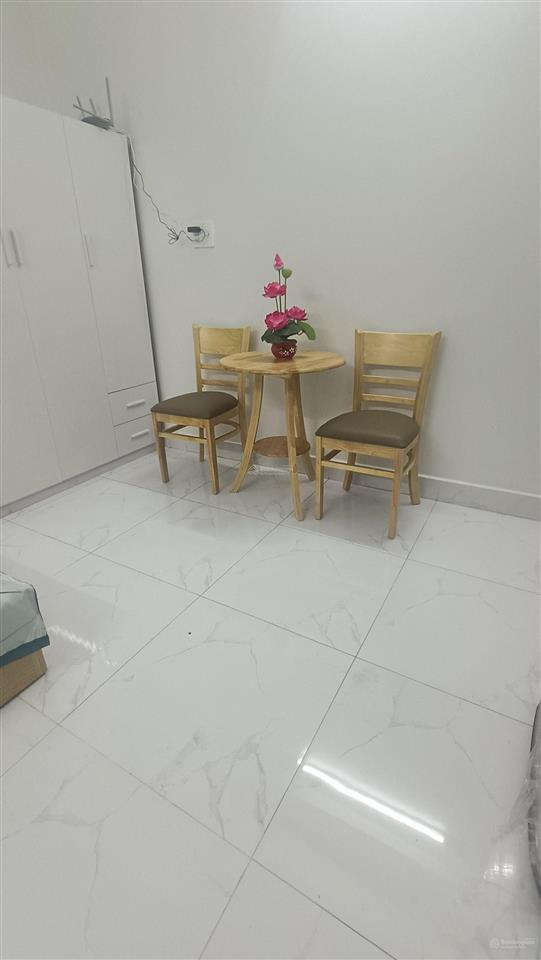 Cho thuê chdv đường 30m bờ bao, nội thất đủ. đối diện trường lê thánh tông, gần chợ sơn kỳ, aeon