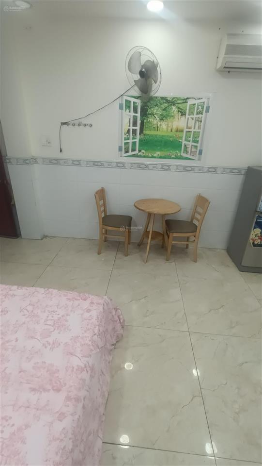 Cho thuê chdv tầng trệt, đầy đủ nội thất. thoáng mát. ngay siêu thị aeon,trường cấp 1,2,3 công viên