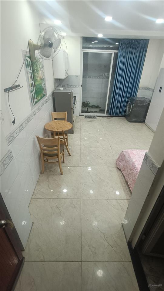 Cho thuê chdv tầng trệt, đầy đủ nội thất. thoáng mát. ngay siêu thị aeon,trường cấp 1,2,3 công viên