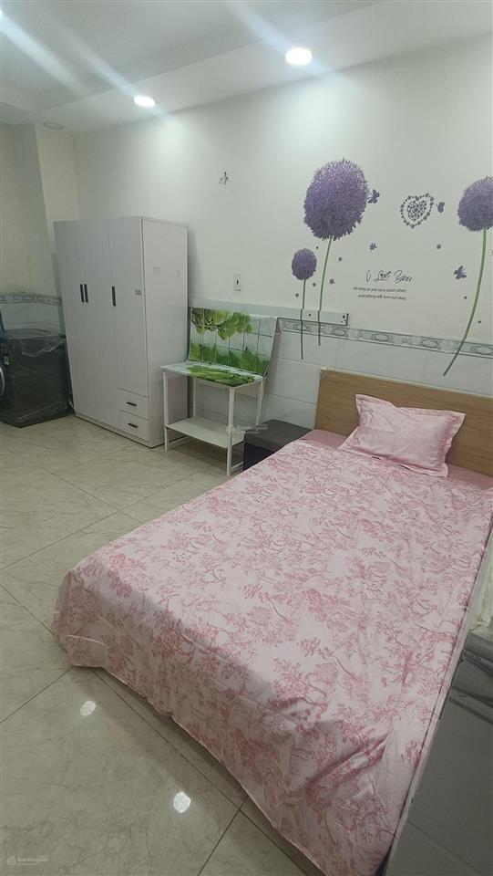 Cho thuê chdv tầng trệt, đầy đủ nội thất. thoáng mát. ngay siêu thị aeon,trường cấp 1,2,3 công viên