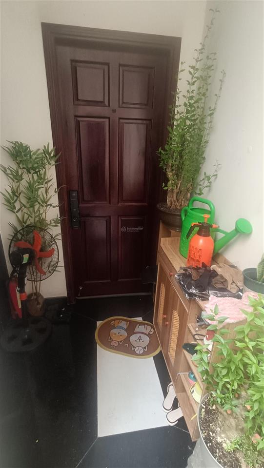 Mình còn 1 chdv 2 phòng ngủ, nguyên lầu, 60m2, nội thất đầy đủ, thang máy, gần sát siêu thị aeon.