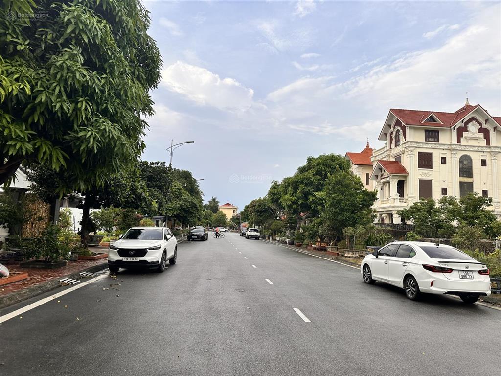 Đất biệt thự tuyến 2 lê hồng phong giá cực tốt xung quanh toàn biệt thự, lâu đài, diện tích 400m