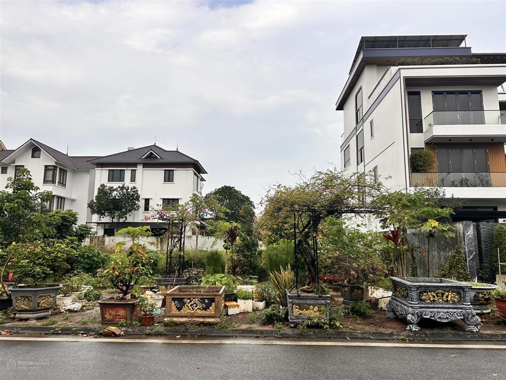 Đất biệt thự tuyến 2 lê hồng phong giá cực tốt xung quanh toàn biệt thự, lâu đài, diện tích 400m