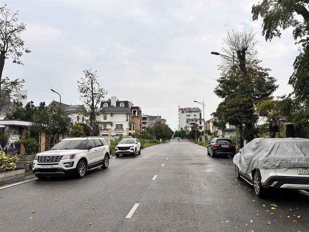 Đất biệt thự tuyến 2 lê hồng phong giá cực tốt xung quanh toàn biệt thự, lâu đài, diện tích 400m