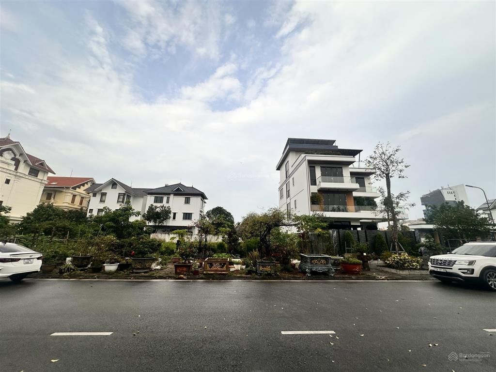 Đất biệt thự tuyến 2 lê hồng phong giá cực tốt xung quanh toàn biệt thự, lâu đài, diện tích 400m