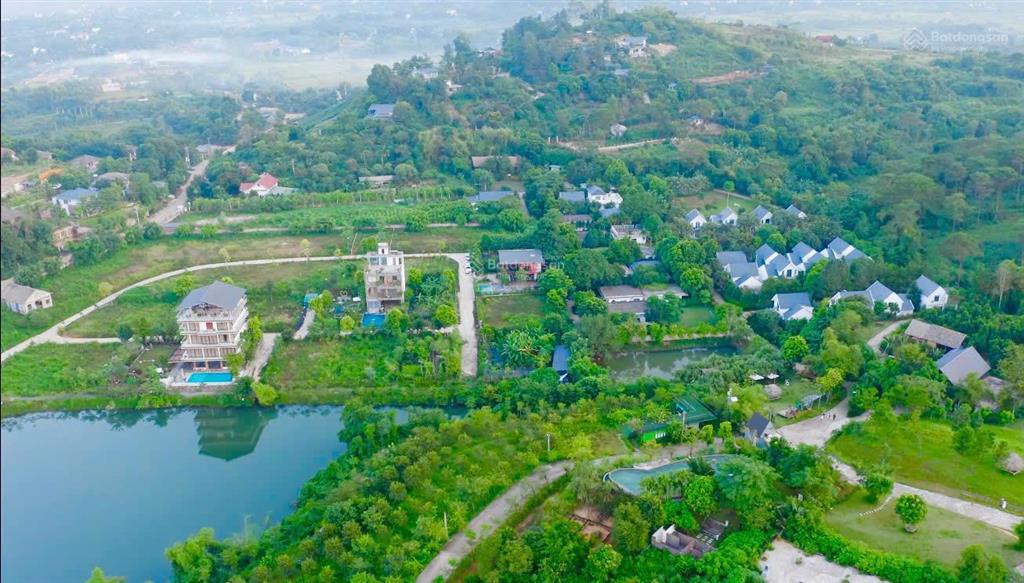 Đất chính chủ cần bán nằm ngay mặt hồ yên bài  0945 719 ***