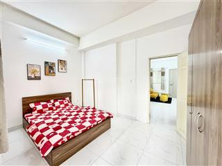 Căn hộ 2pn ban công lớn thang máy, hầm xe  ngay cv lê thị riêng, hà đô, vòng xoay dân chủ q3