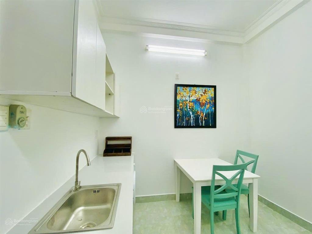 Căn hộ 1 phòng ngủ,ban công 45m2 máy giặt riêng ngay pullman, viện, catp đh vlu,hsu,khtn q1