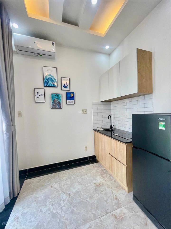 Căn hộ ban công  máy giặt riêng  nhà xe lớn  ngay nhà hát hoà bình, vòng xoay dân chủ, hà đô q10