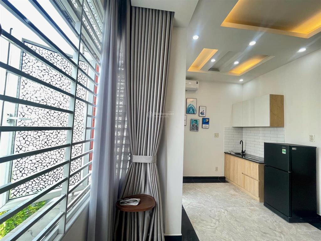 Căn hộ ban công  máy giặt riêng  nhà xe lớn  ngay nhà hát hoà bình, vòng xoay dân chủ, hà đô q10