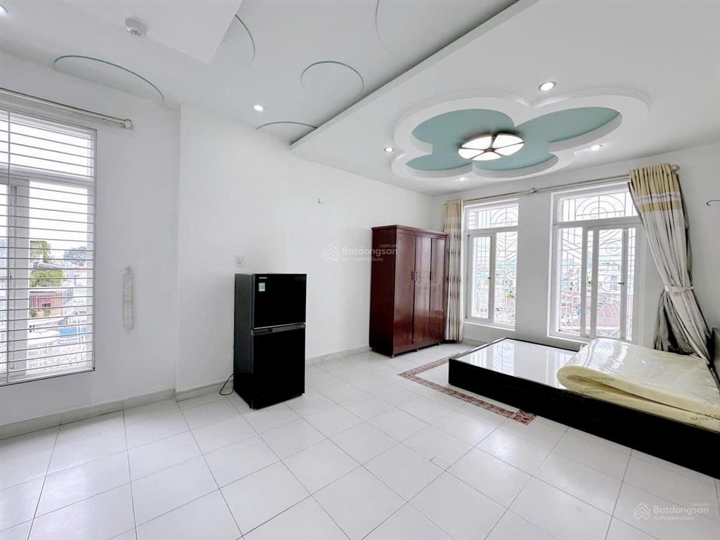 Căn hộ cửa sổ lớnthang máymáy giặt riêng45m2  vòng xoay lý thái tổ, chợ hồ thị kỷ, ueh, bku q10