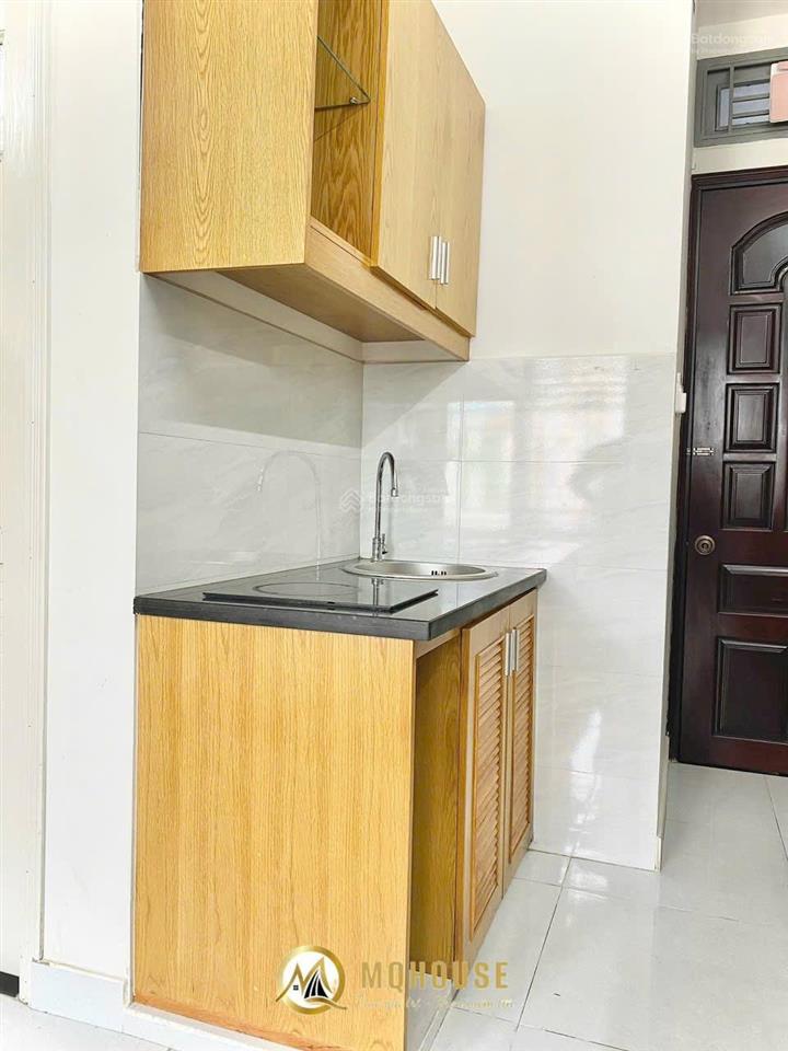 Căn hộ ban công lớn  đầy đủ tiện nghi ngay chợ tân định, cv lê văn tám, đh isb  ueh, ou, ussh q1