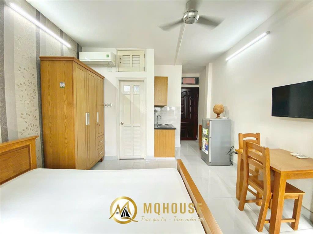 Căn hộ ban công lớn  đầy đủ tiện nghi ngay chợ tân định, cv lê văn tám, đh isb  ueh, ou, ussh q1