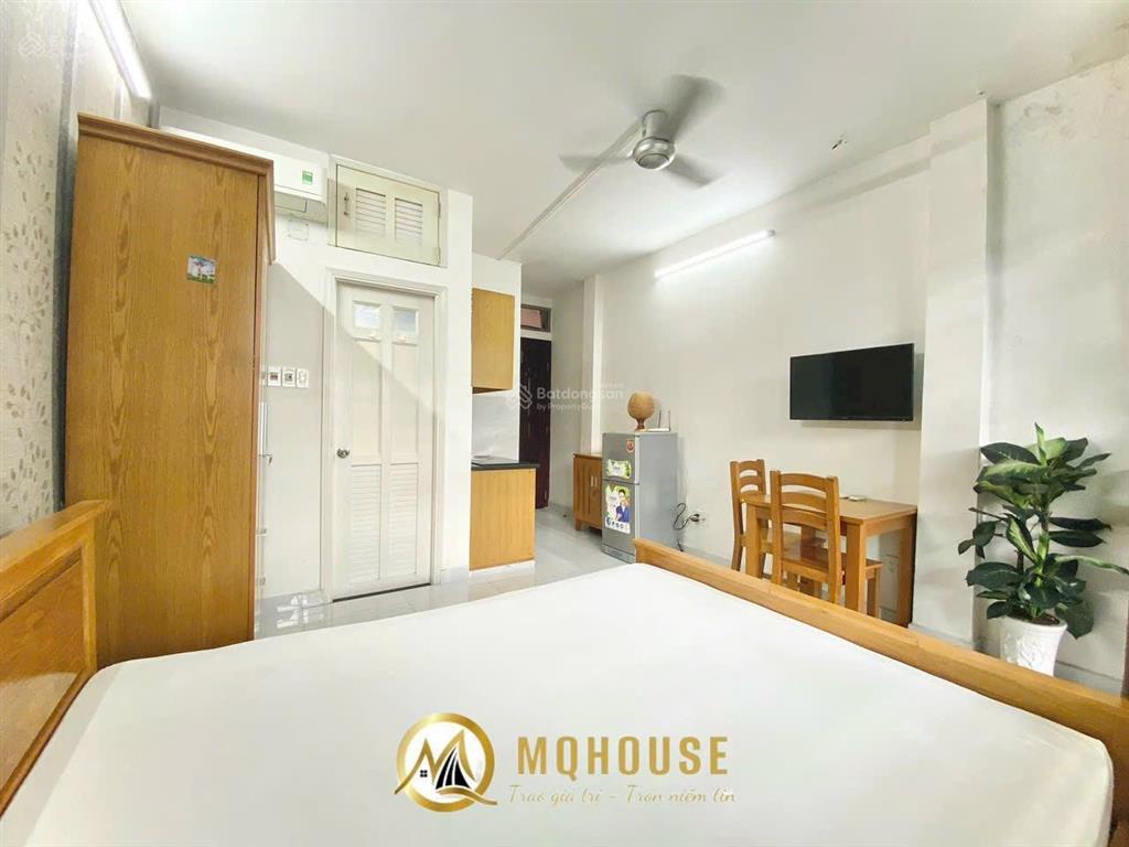 Căn hộ ban công lớn  đầy đủ tiện nghi ngay chợ tân định, cv lê văn tám, đh isb  ueh, ou, ussh q1