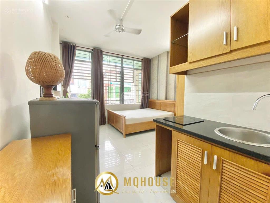 Căn hộ ban công lớn  đầy đủ tiện nghi ngay chợ tân định, cv lê văn tám, đh isb  ueh, ou, ussh q1