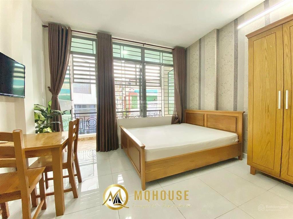 Căn hộ ban công lớn  đầy đủ tiện nghi ngay chợ tân định, cv lê văn tám, đh isb  ueh, ou, ussh q1