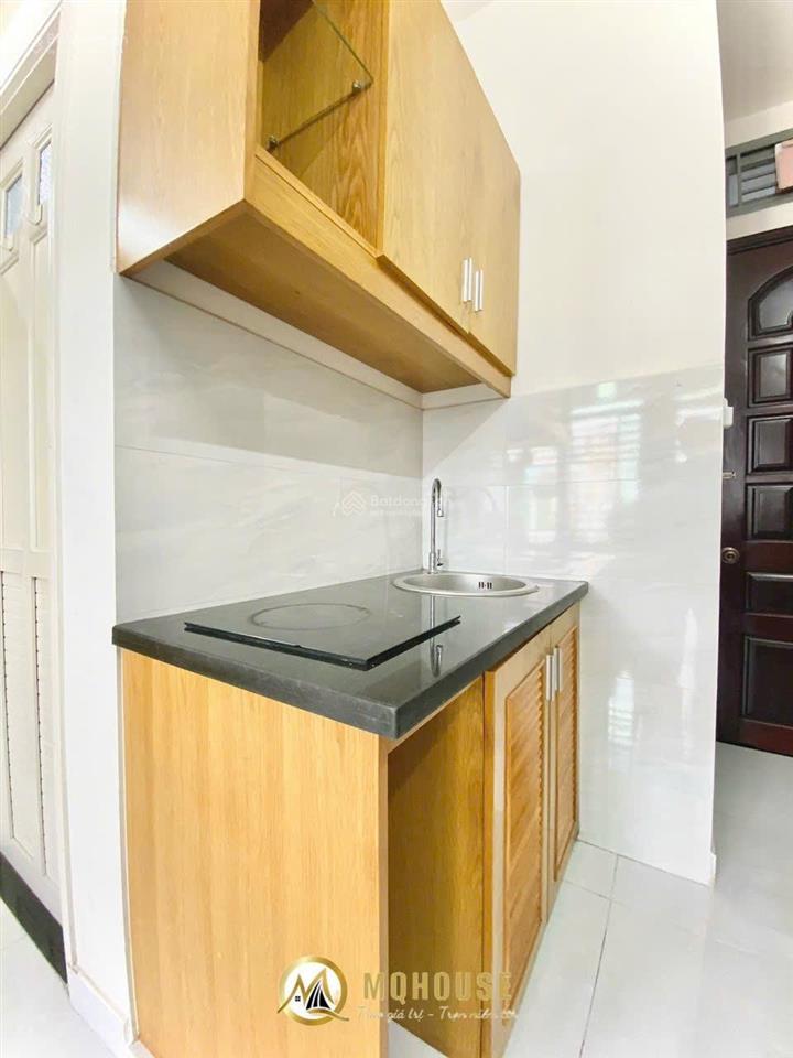 Căn hộ ban công lớn  đầy đủ tiện nghi ngay chợ tân định, cv lê văn tám, đh isb  ueh, ou, ussh q1