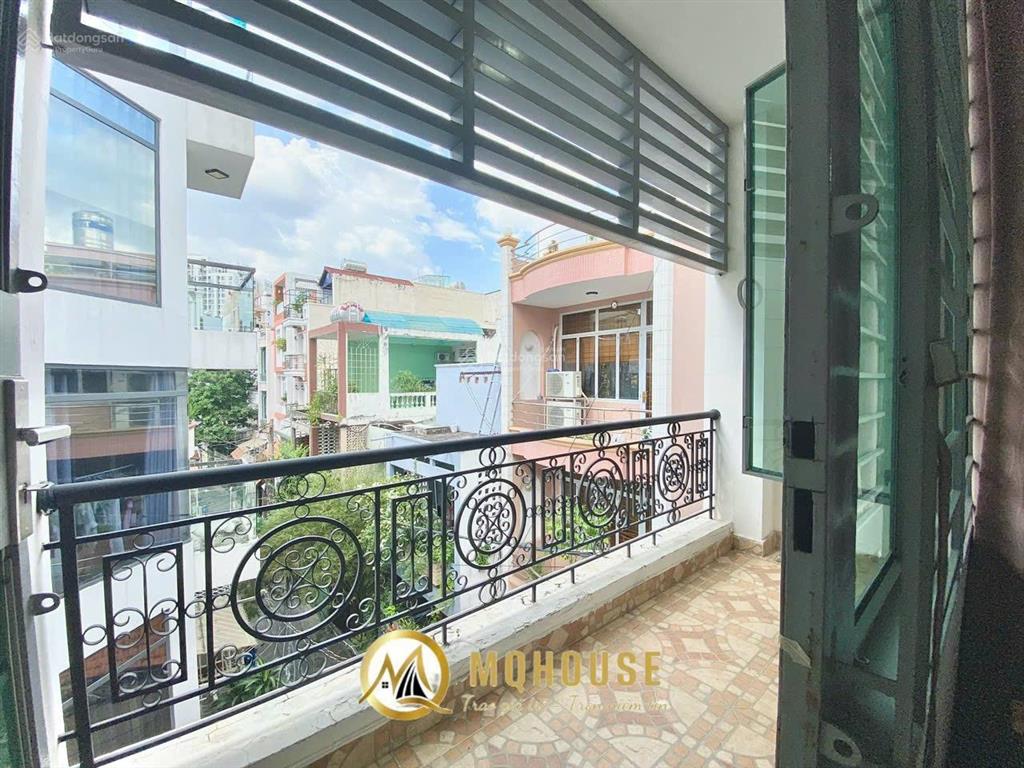 Căn hộ ban công lớn  đầy đủ tiện nghi ngay chợ tân định, cv lê văn tám, đh isb  ueh, ou, ussh q1