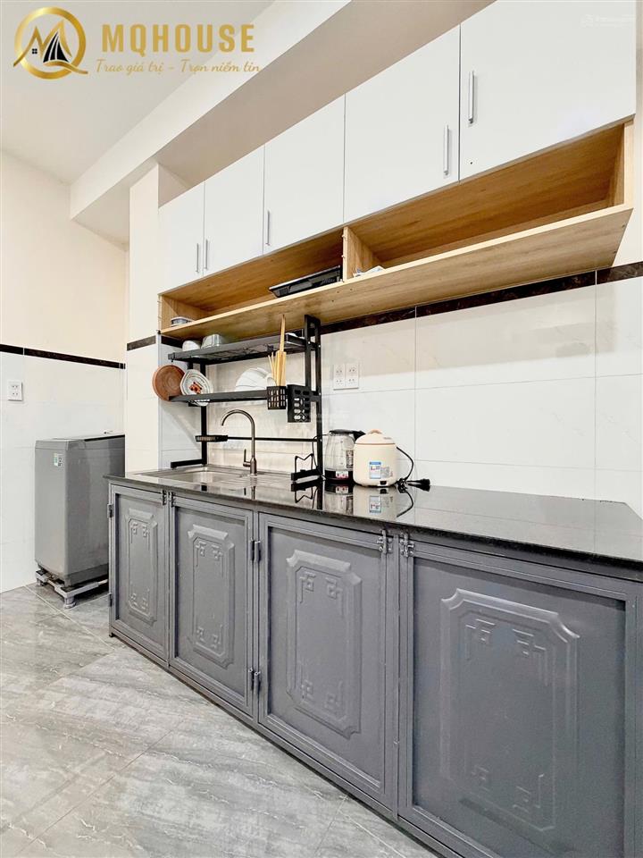 Căn hộ 2pn ban công lớn máy giặt riêng  ngay cầu ngay pullman,bộ công an,metro bến thành q1