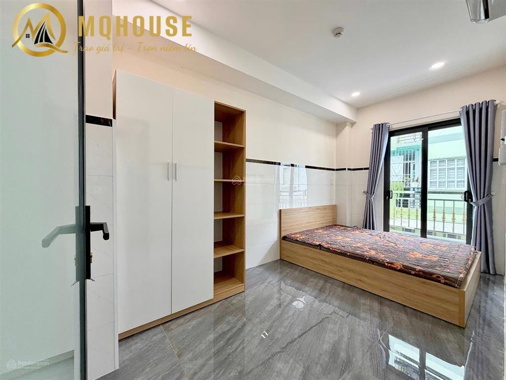 Căn hộ 2pn ban công lớn máy giặt riêng  ngay cầu ngay pullman,bộ công an,metro bến thành q1