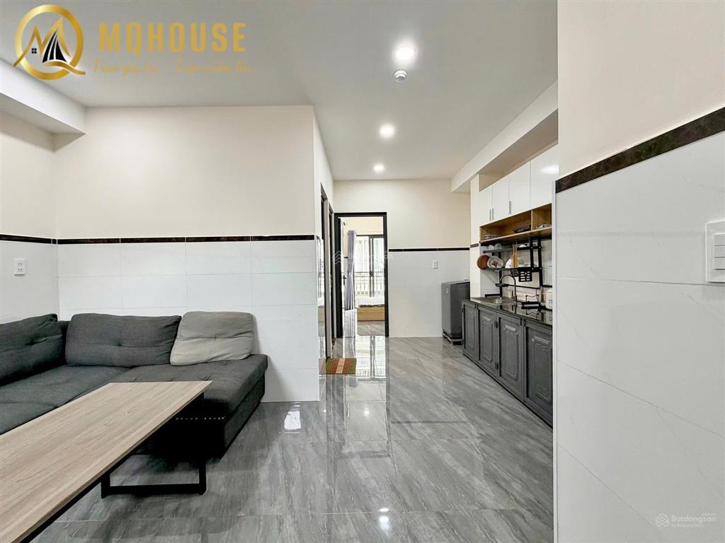 Căn hộ 2pn ban công lớn máy giặt riêng  ngay cầu ngay pullman,bộ công an,metro bến thành q1