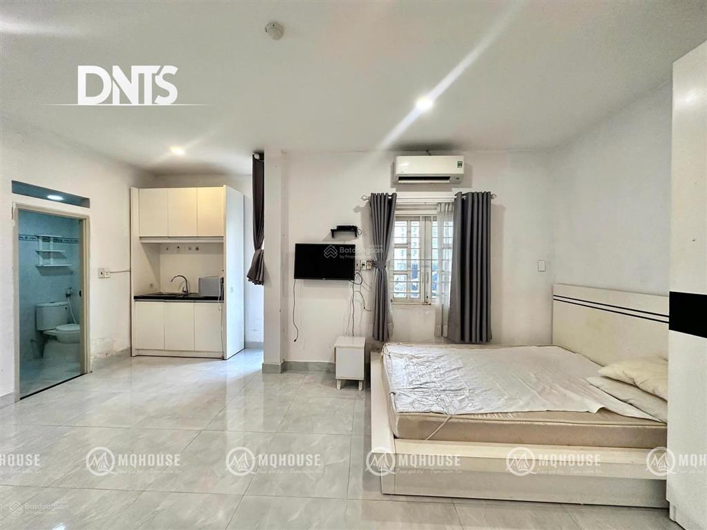 Căn hộ ban côngfull nội thấtmáy giặt riêngngay ngã 6 phù đổng, new world đh hoa sen văn lang q1