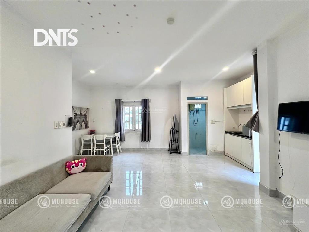 Căn hộ ban côngfull nội thấtmáy giặt riêngngay ngã 6 phù đổng, new world đh hoa sen văn lang q1