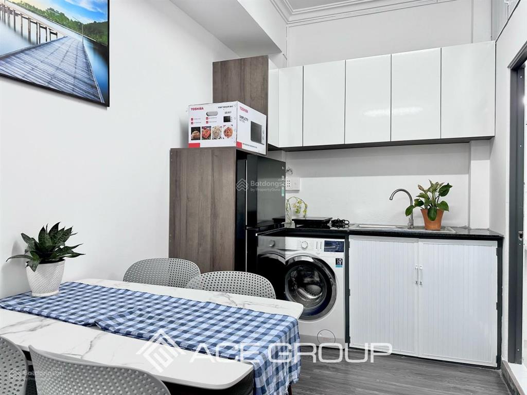 Căn hộ 2 pn ban công lớn  máy giặt riênghẻm oto ngay cầu lê văn sỹ, ramana hotel, bờ kè q3