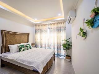 Căn hộ 1 phòng ngủ cao cấp ban công,cửa sổthang máy gần bùi viện,cầu ông lãnh, ngã 6 phù đổng q1