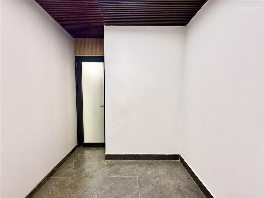 Căn hộ 2 phòng ngủ  ban công  thang máy ngay chợ bàn cờ, cư xá đô thành, ngã 6 lý thái tổ giáp q1