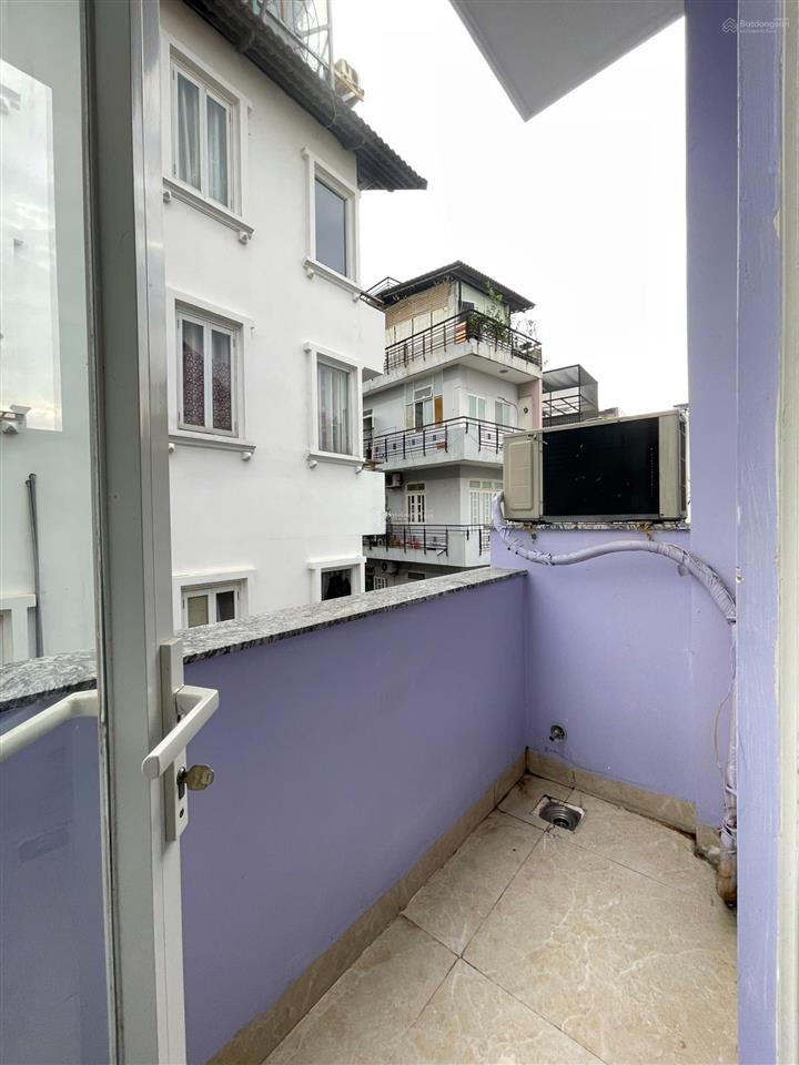 Căn hộ ban công full nt  hẻm ô tô ngay cầu lê văn sỹ, bờ kè, vx dân chủ, đh ueh, hsu, bku, huflit