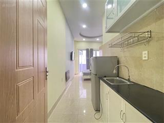 Căn hộ ban công full nthẻm oto ngay cầu lê văn sỹ,bờ kè, vx dân chủ, đh ueh,hsu,bku,huflit