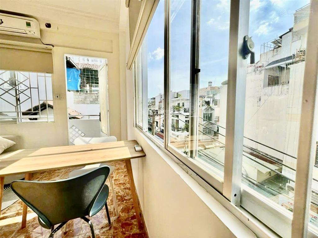 Duplex ban công máy giặt riêng dt lớngiá sv ngay vạn hạnh mall,hà đô,đh hsu,bku,ueh, huflit q10